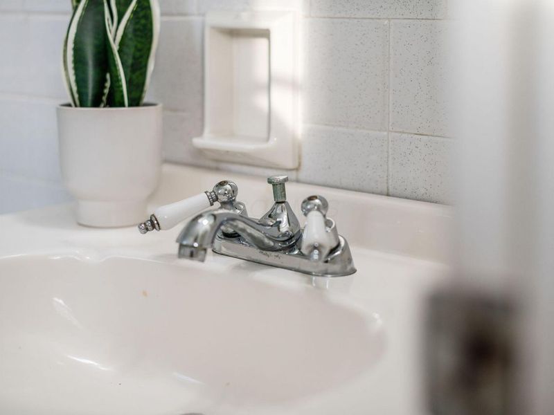 955 Amberly Place, Columbus, OH 43220 Photo 32