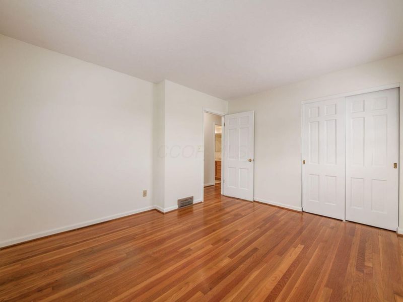 955 Amberly Place, Columbus, OH 43220 Photo 34