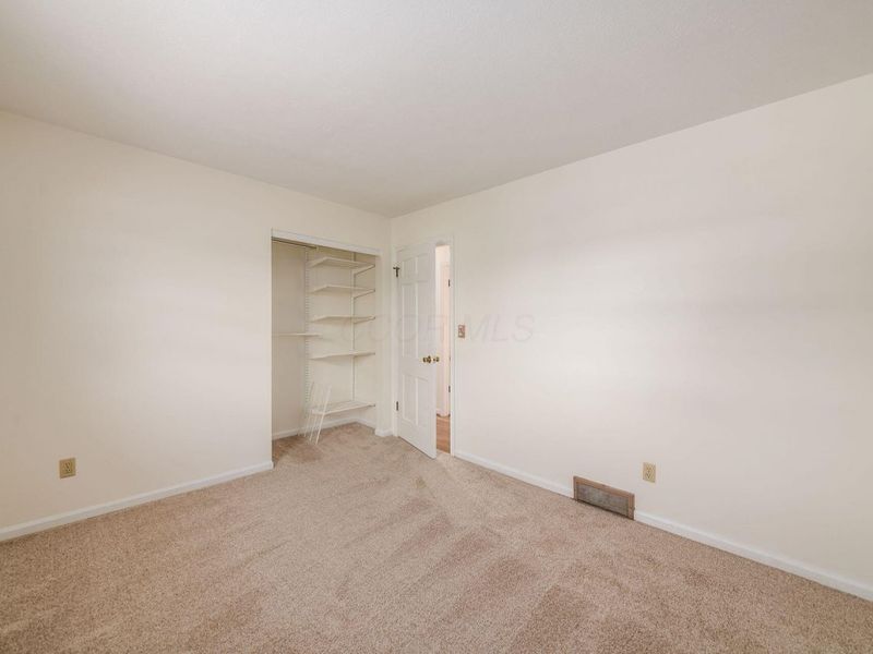 955 Amberly Place, Columbus, OH 43220 Photo 38