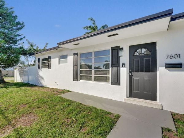 7601 Farragut St, Hollywood, FL 33024