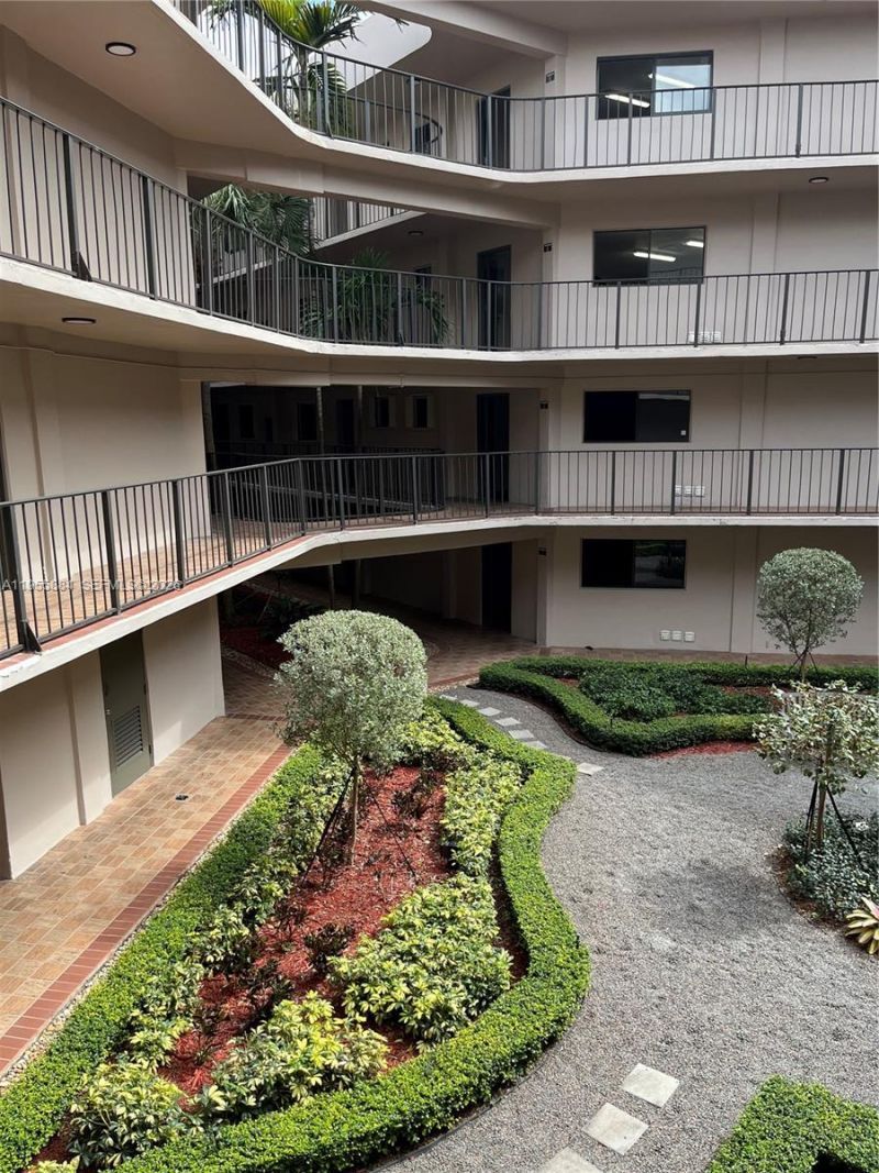 8520 SW 133rd Ave Rd, Unit 204, Miami, FL 33183 Photo