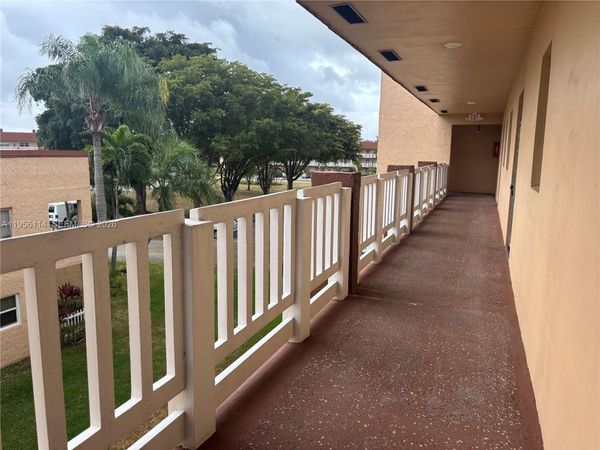 9041 Sunrise Lakes Blvd , Unit 311, Sunrise, FL 33322