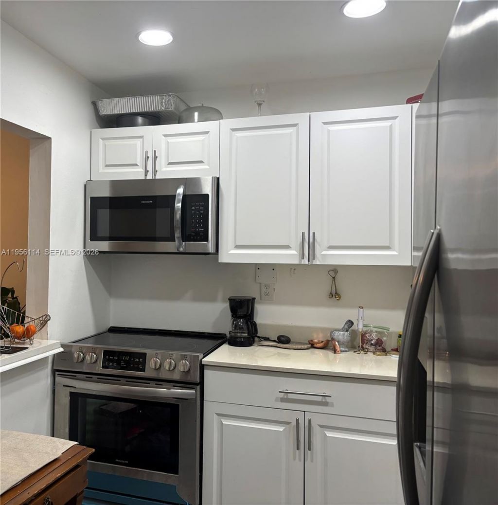 9041 Sunrise Lakes Blvd , Unit 311, Sunrise, FL 33322 Photo