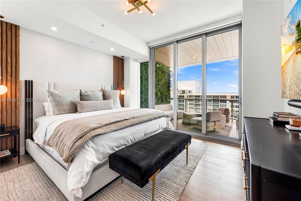 5775 Collins Ave , Unit 1405, Miami Beach, FL 33140 Photo