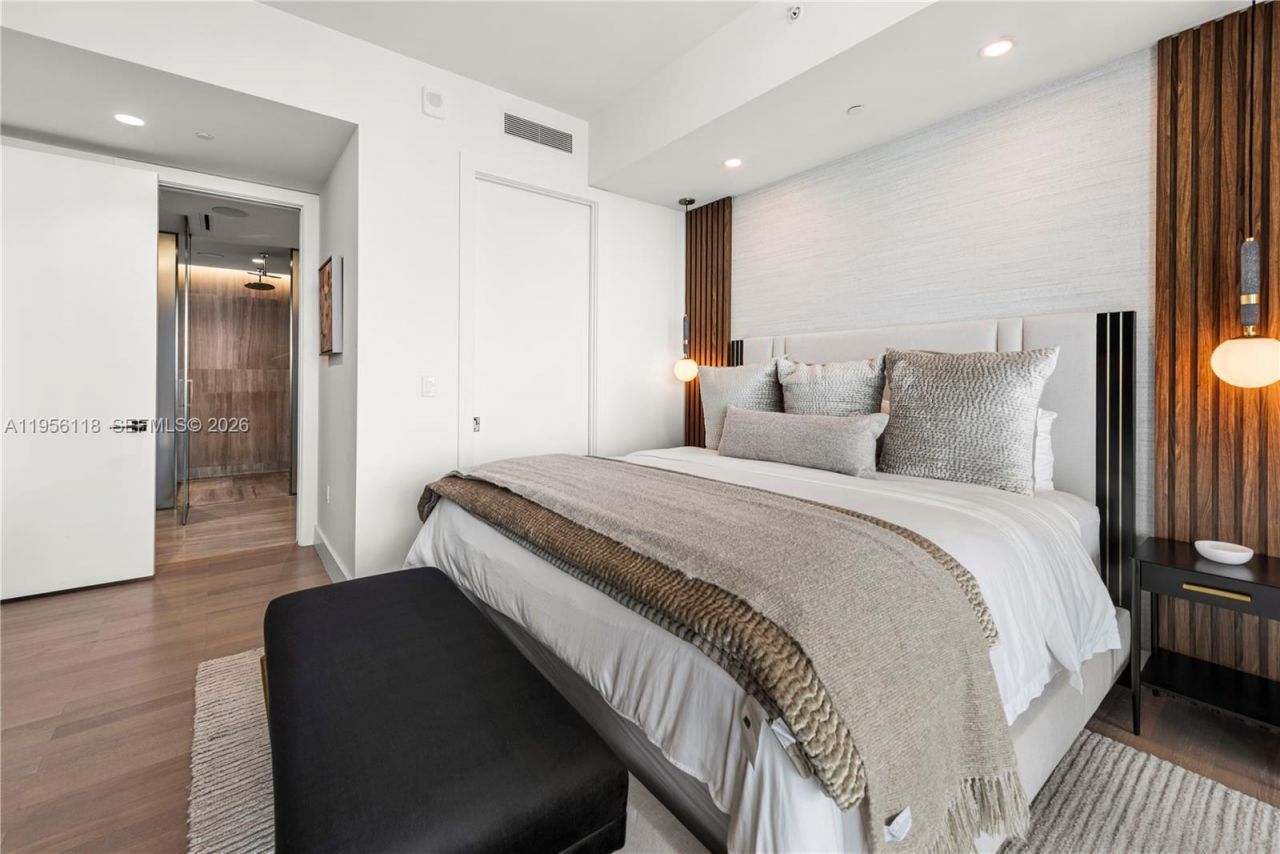 5775 Collins Ave , Unit 1405, Miami Beach, FL 33140 Photo