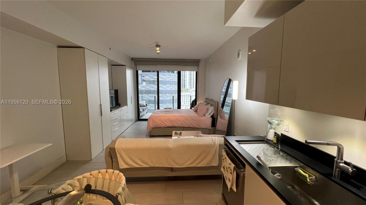 1010 Brickell Ave, Unit 1510, Miami, FL 33131 Photo