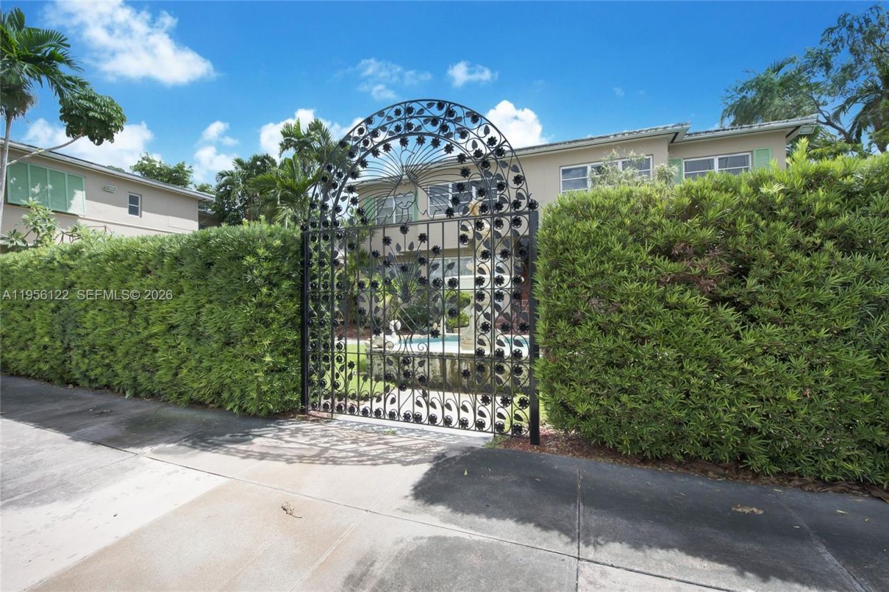 36 Almeria Ave, Unit 12, Coral Gables, FL 33134 Photo