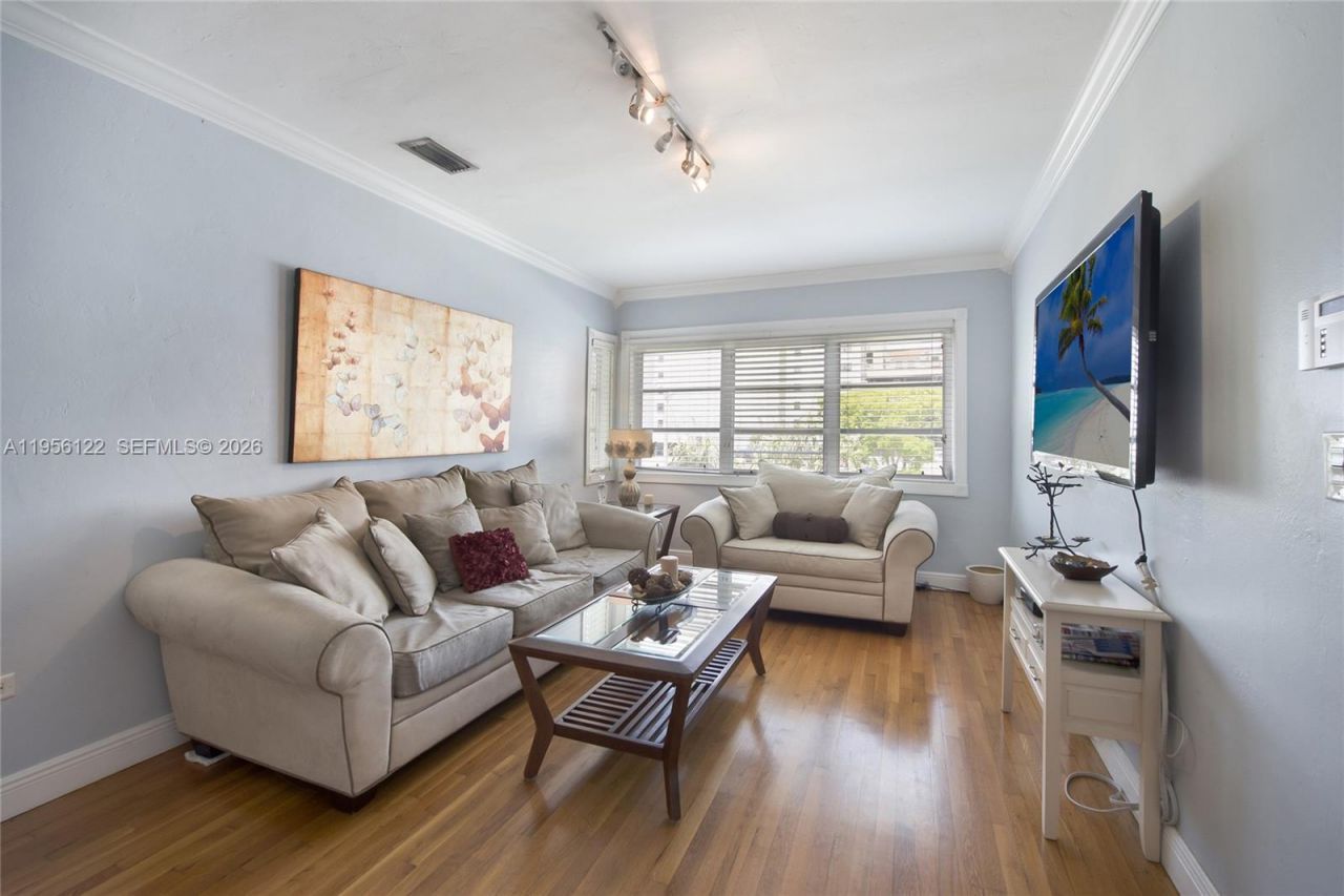 36 Almeria Ave, Unit 12, Coral Gables, FL 33134 Photo