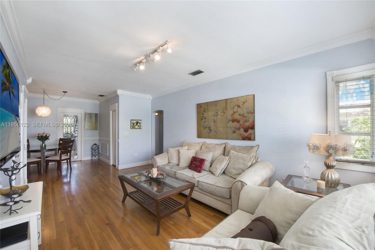 36 Almeria Ave, Unit 12, Coral Gables, FL 33134 Photo