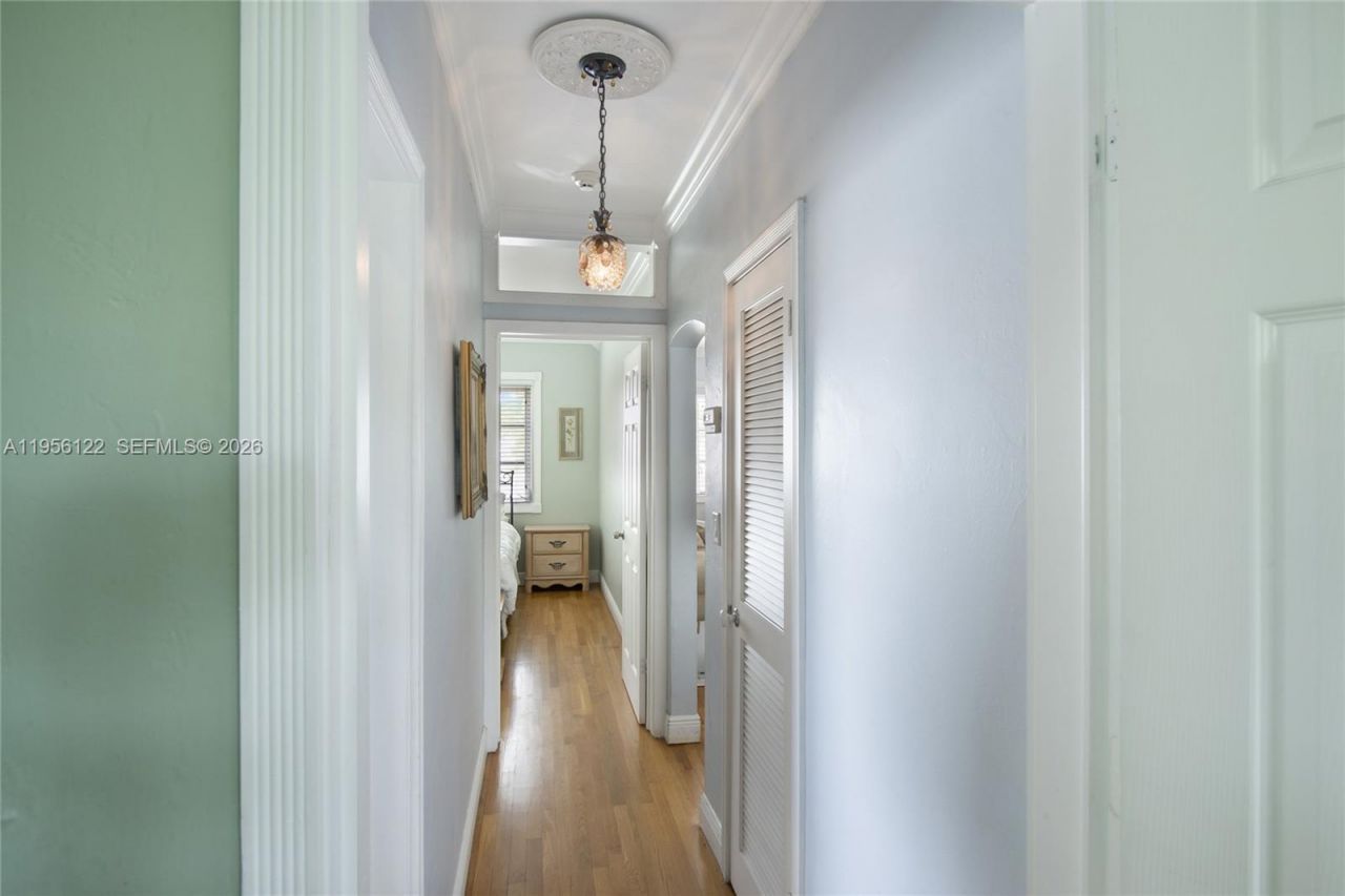 36 Almeria Ave, Unit 12, Coral Gables, FL 33134 Photo