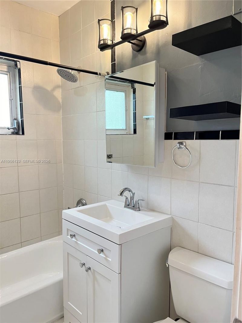 36 Almeria Ave, Unit 12, Coral Gables, FL 33134 Photo