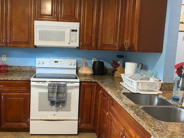 4321 NW 9th Ave, Unit 104, Deerfield Beach, FL 33064