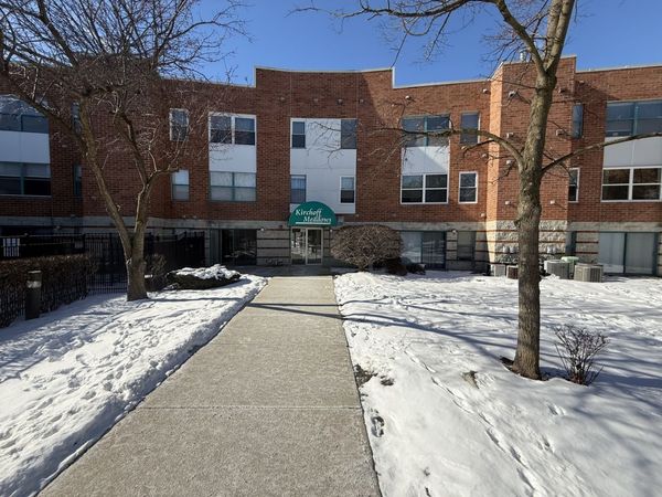 3265 Kirchoff Road, Unit 116, Rolling Meadows, IL 60008