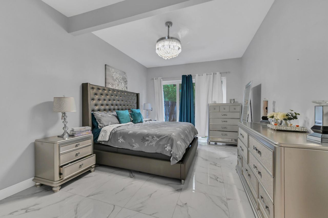 5120 Foxhall Drive S, West Palm Beach, FL 33417 Photo