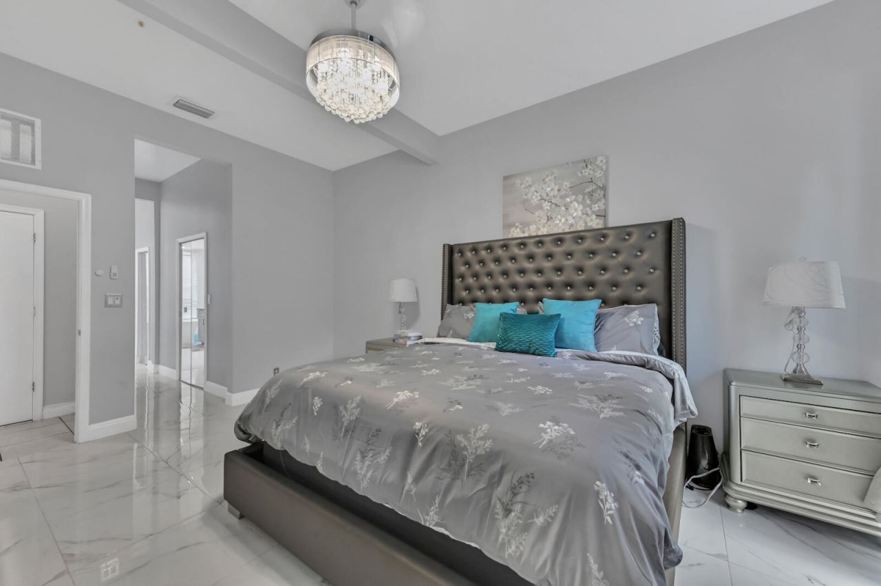 5120 Foxhall Drive S, West Palm Beach, FL 33417 Photo