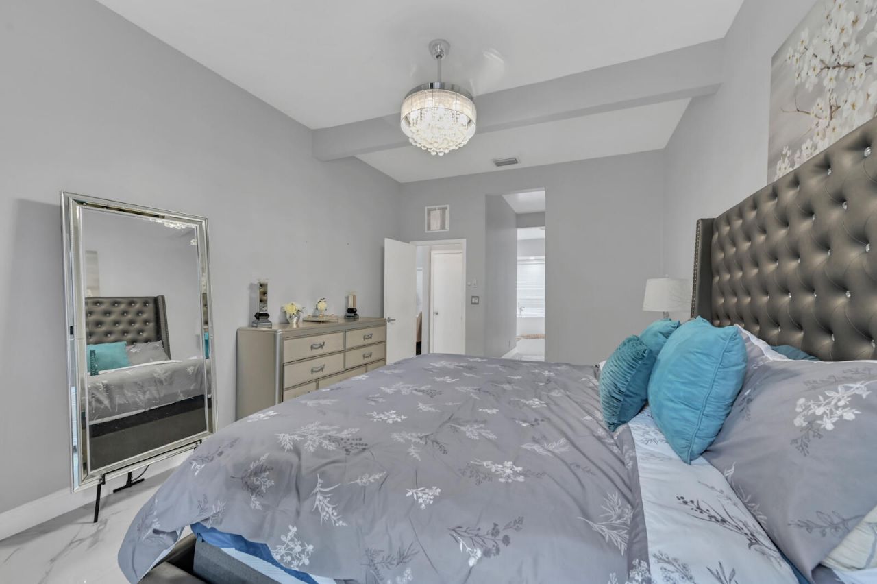 5120 Foxhall Drive S, West Palm Beach, FL 33417 Photo