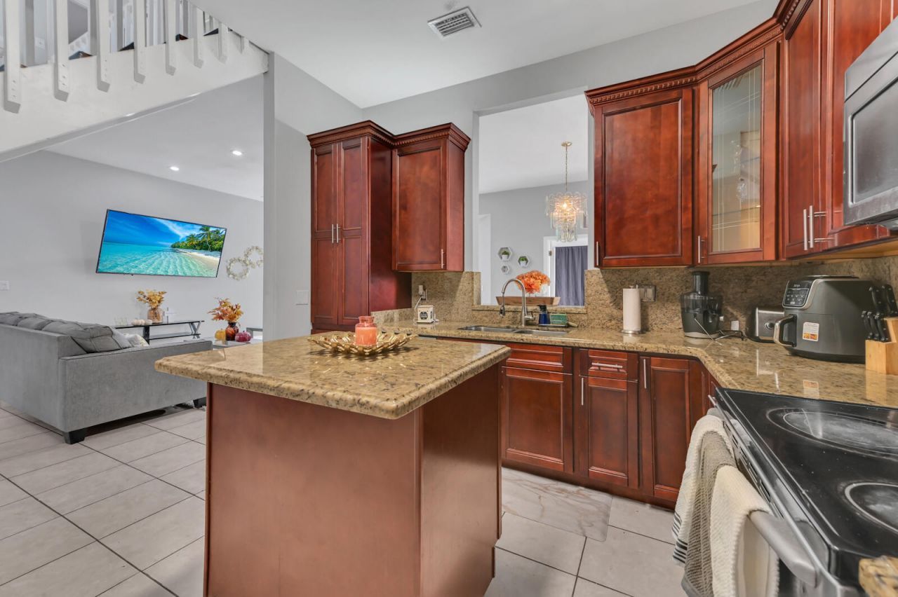 5120 Foxhall Drive S, West Palm Beach, FL 33417 Photo