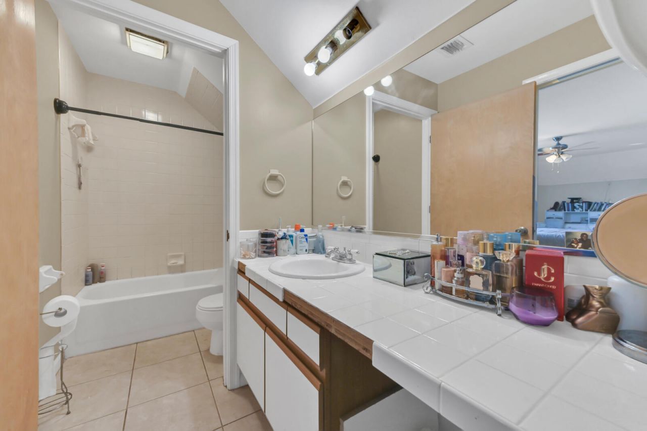 5120 Foxhall Drive S, West Palm Beach, FL 33417 Photo