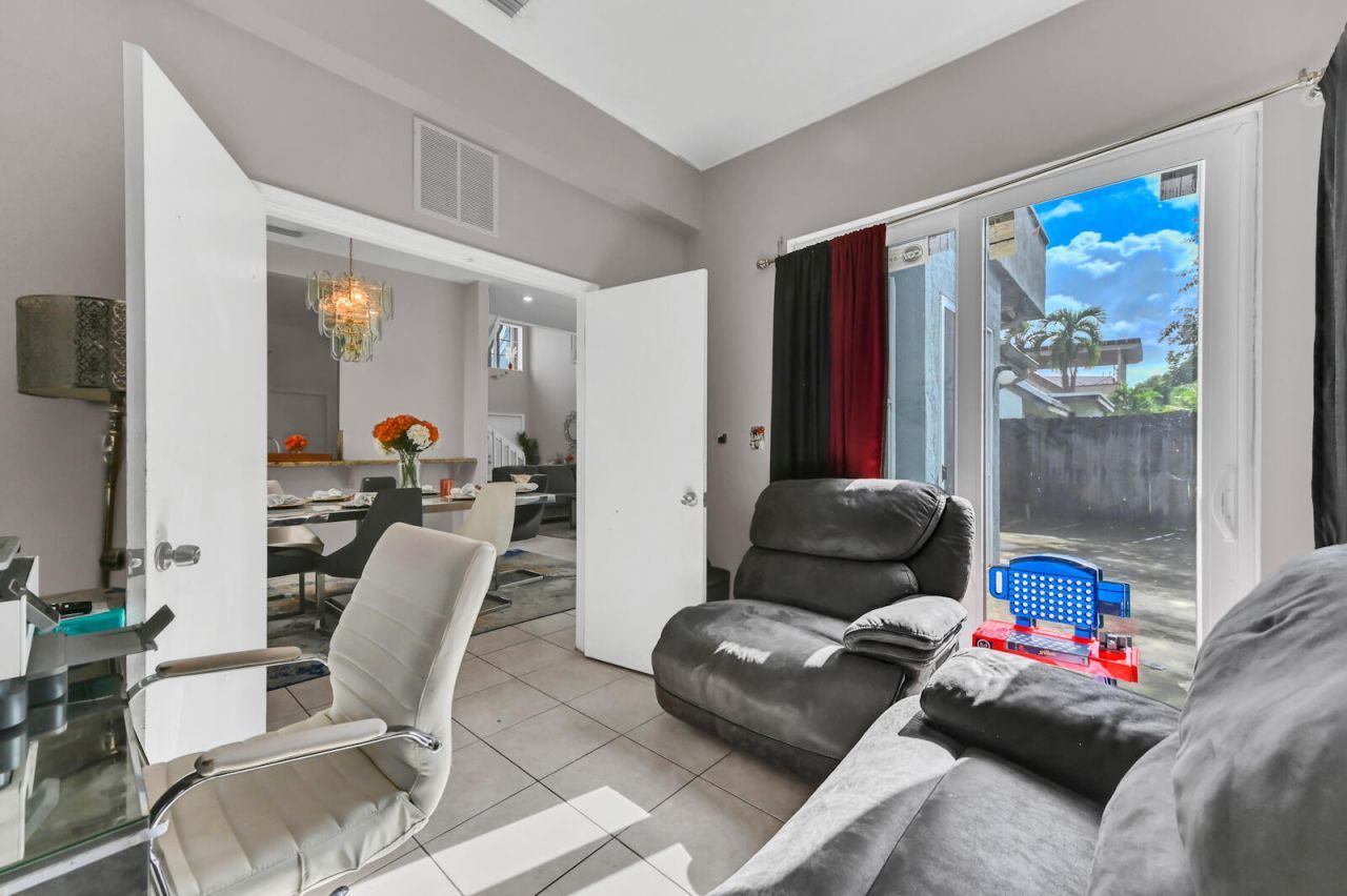 5120 Foxhall Drive S, West Palm Beach, FL 33417 Photo