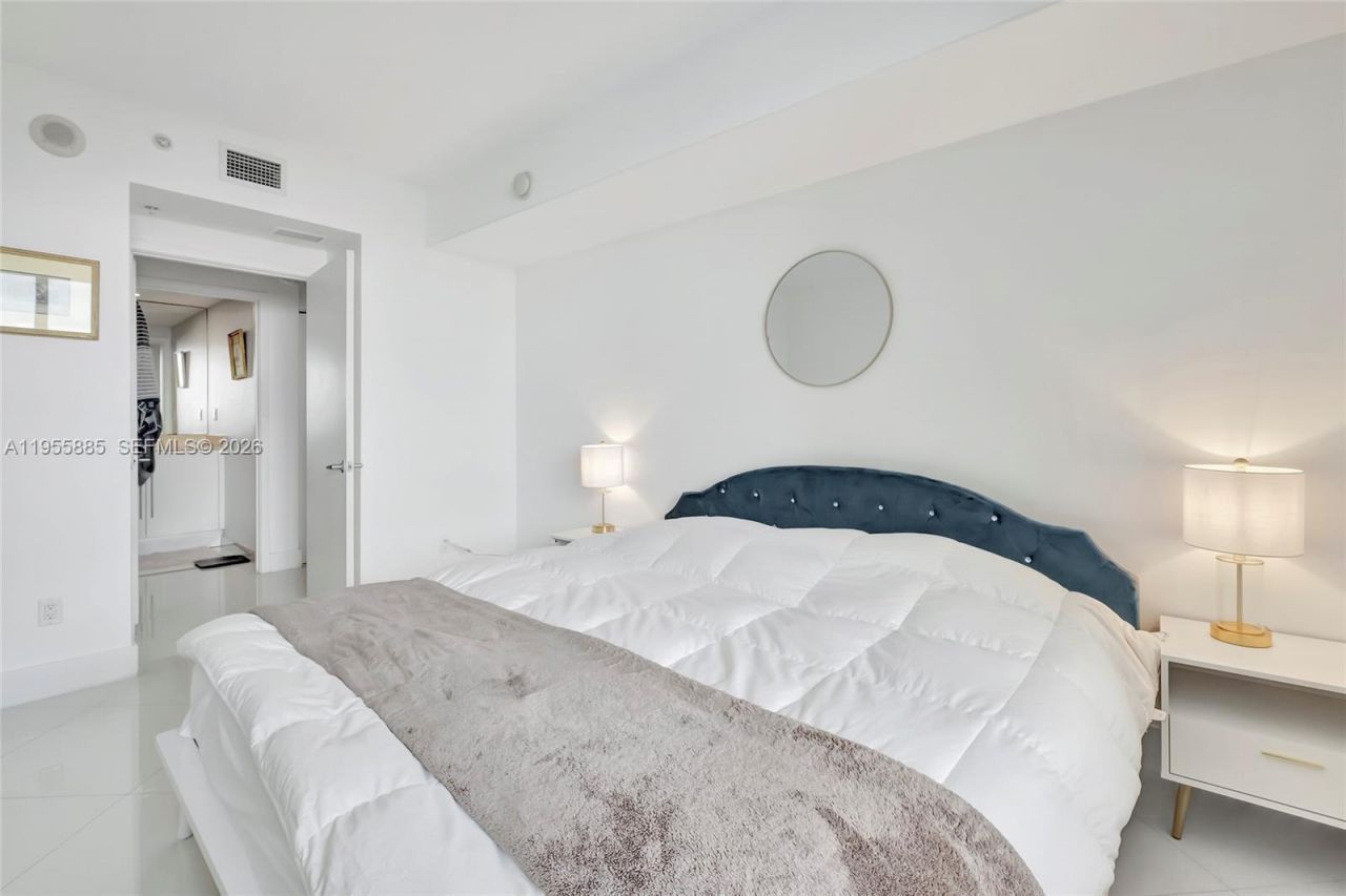 325 S Biscayne Blvd , Unit 2616, Miami, FL 33131 Photo