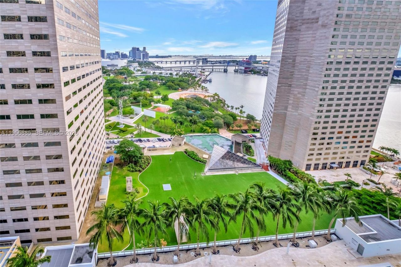 325 S Biscayne Blvd , Unit 2616, Miami, FL 33131 Photo