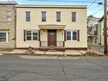 17 E CHERRY STREET, SHENANDOAH, PA 17976