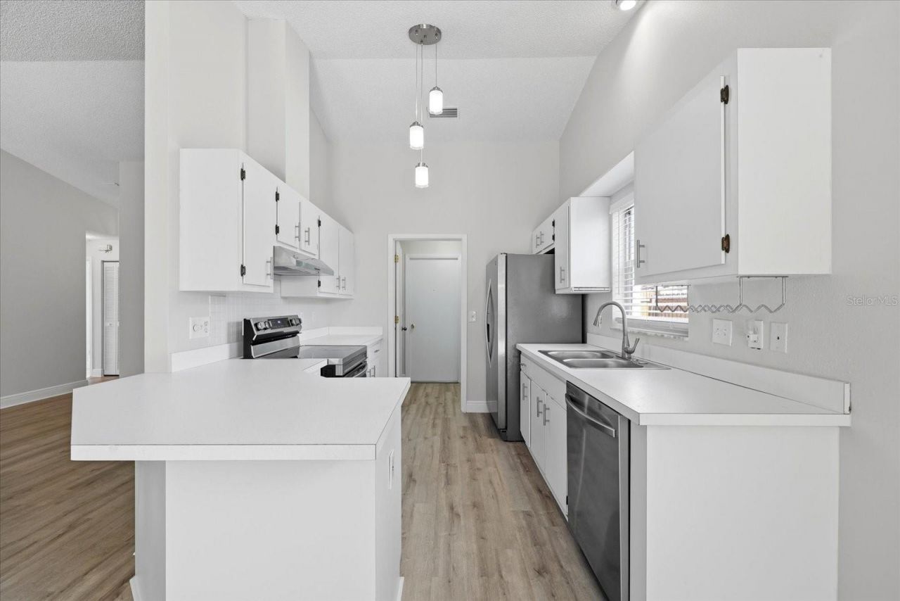 8132 Perth Drive, Largo, FL 33773 Photo