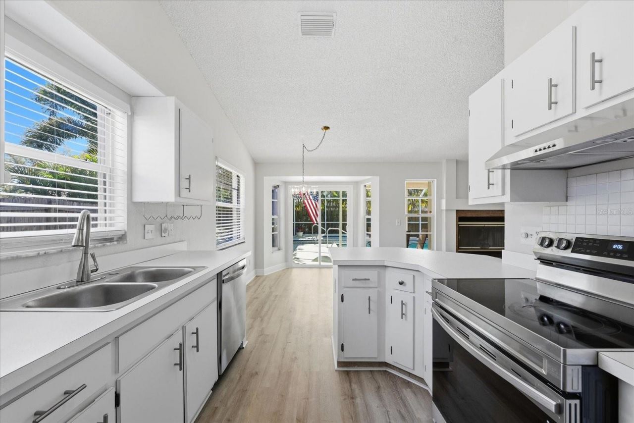 8132 Perth Drive, Largo, FL 33773 Photo