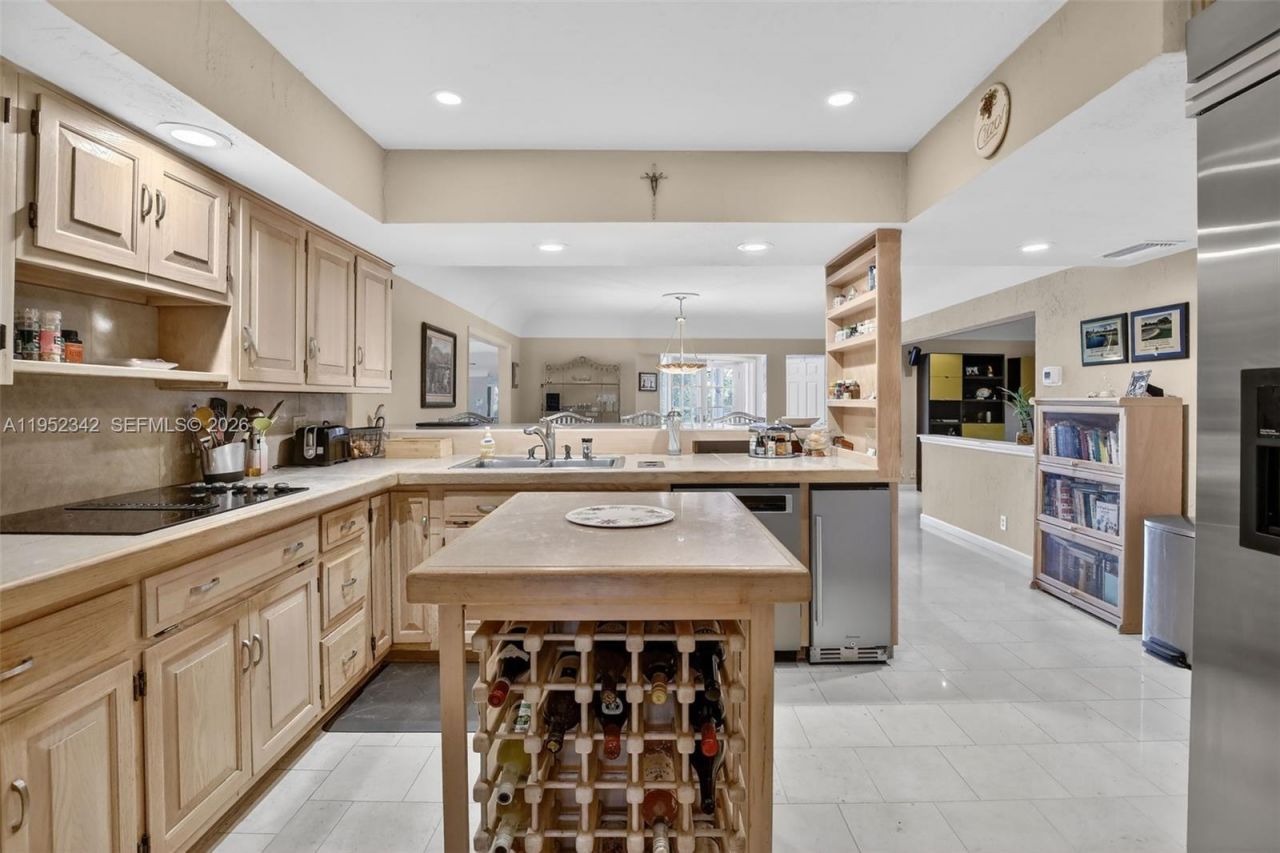 8704 Mahogany Ave, Plantation, FL 33324 Photo