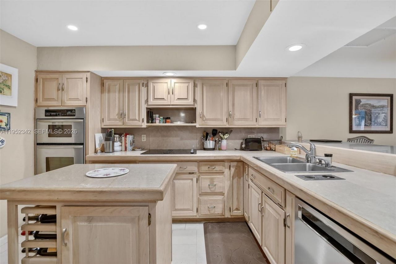 8704 Mahogany Ave, Plantation, FL 33324 Photo