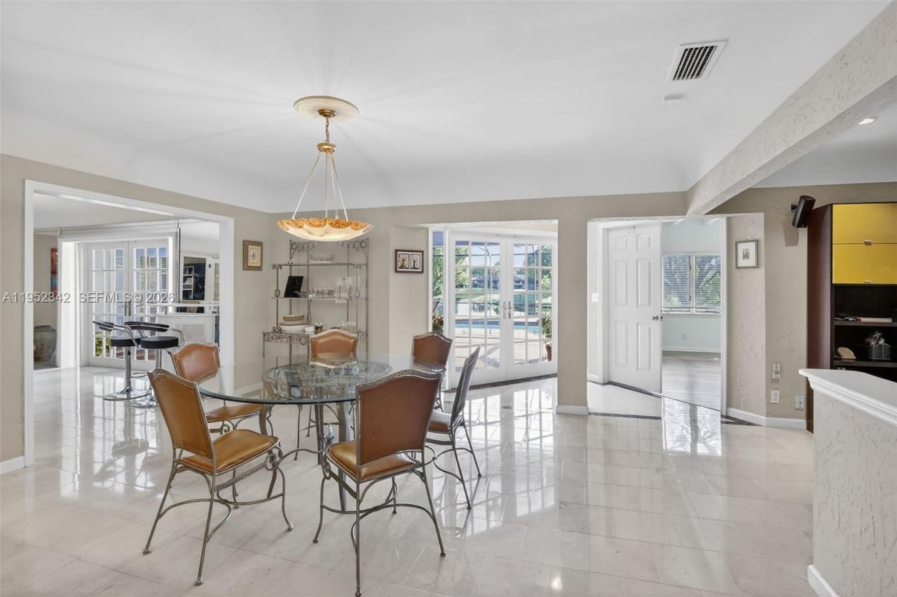 8704 Mahogany Ave, Plantation, FL 33324 Photo