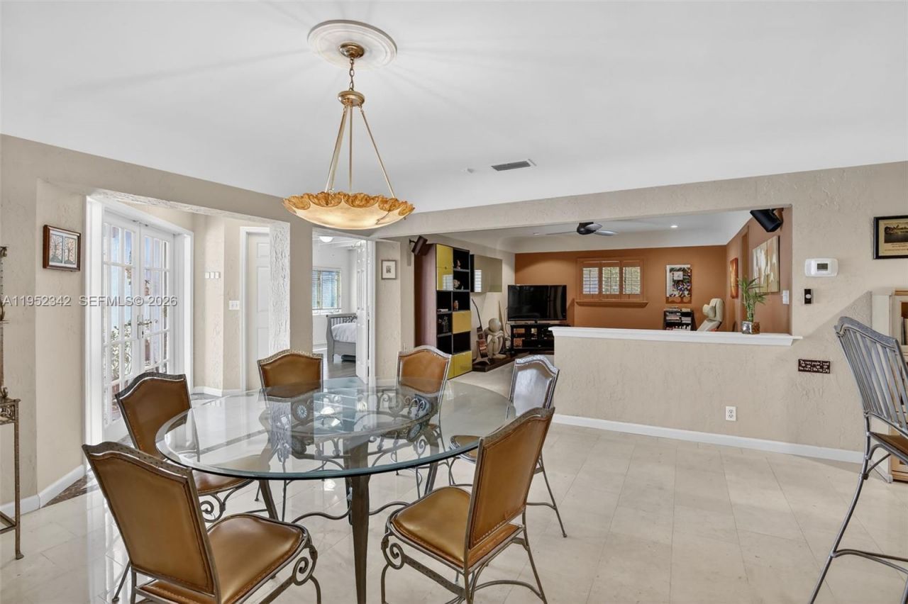 8704 Mahogany Ave, Plantation, FL 33324 Photo