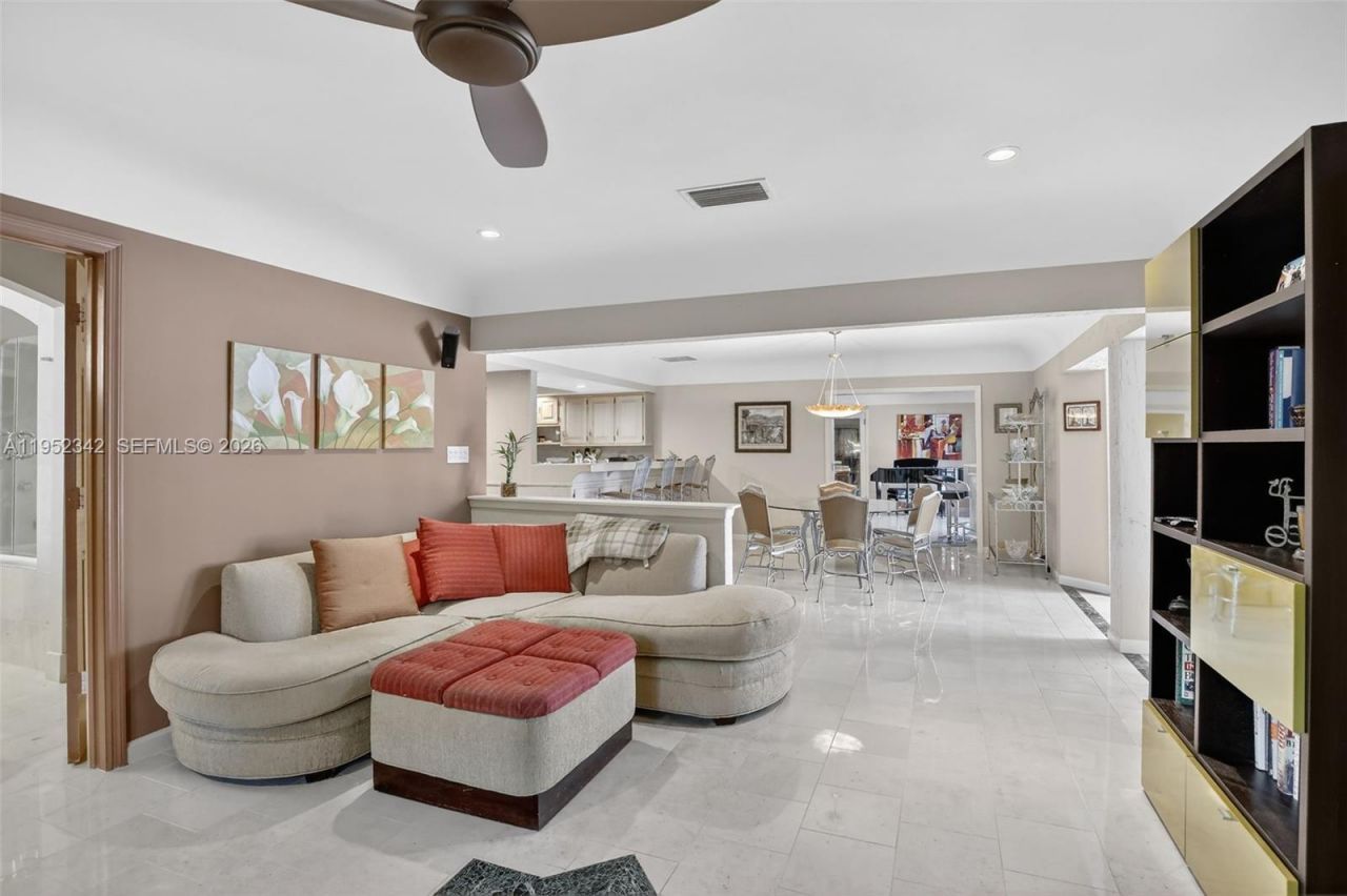 8704 Mahogany Ave, Plantation, FL 33324 Photo