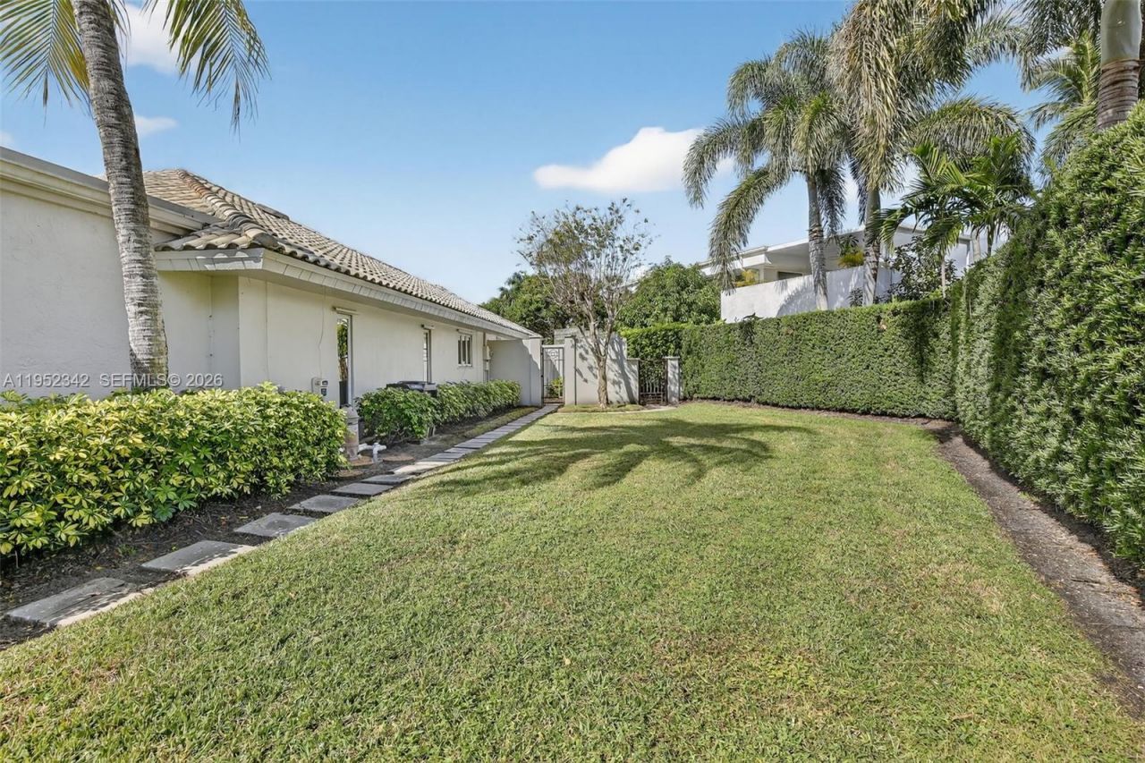 8704 Mahogany Ave, Plantation, FL 33324 Photo