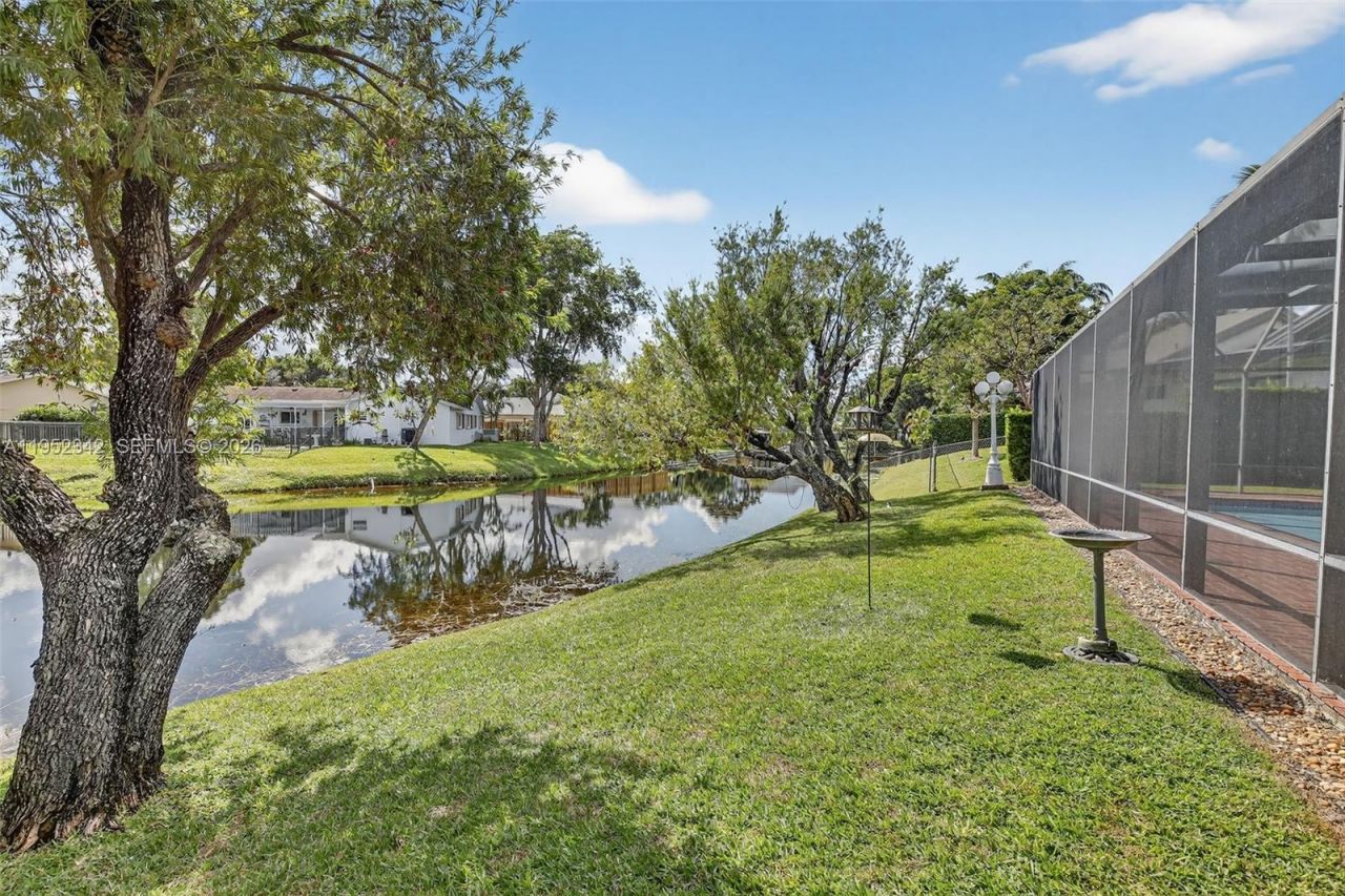 8704 Mahogany Ave, Plantation, FL 33324 Photo