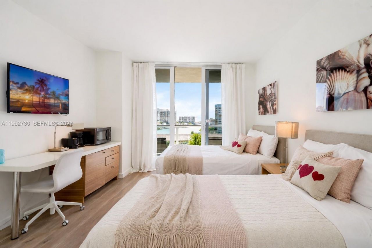 2602 E Hallandale Beach Blvd , Unit R707, Hallandale Beach, FL 33009 Photo