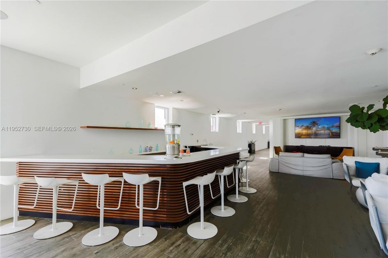 2602 E Hallandale Beach Blvd , Unit R707, Hallandale Beach, FL 33009 Photo