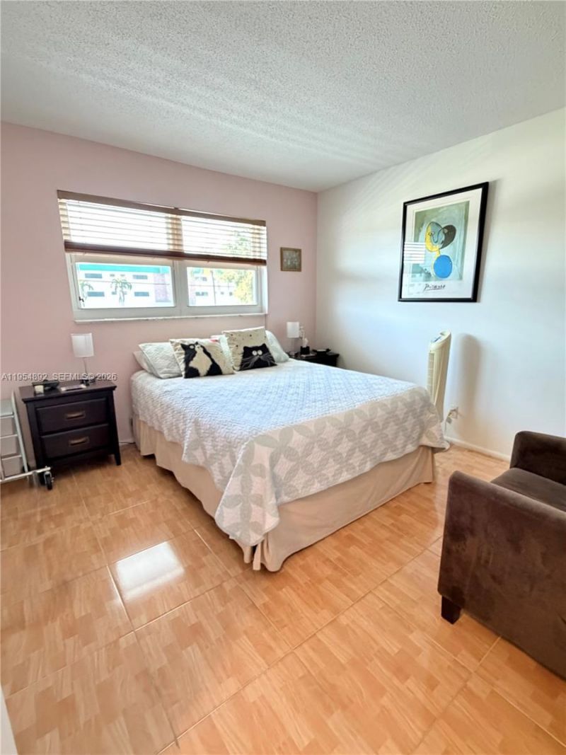 1425 Atlantic Shores Blvd, Unit 209, Hallandale Beach, FL 33009 Photo