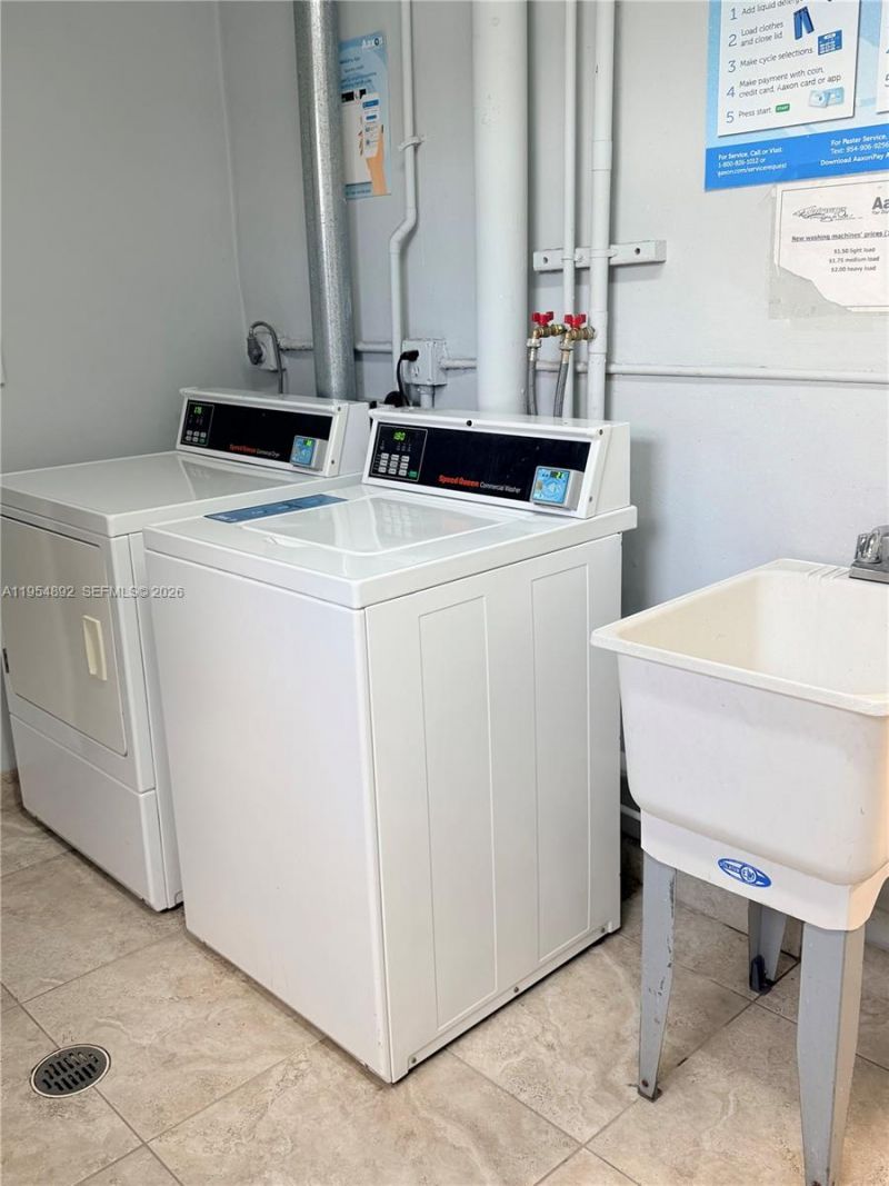 1425 Atlantic Shores Blvd, Unit 209, Hallandale Beach, FL 33009 Photo