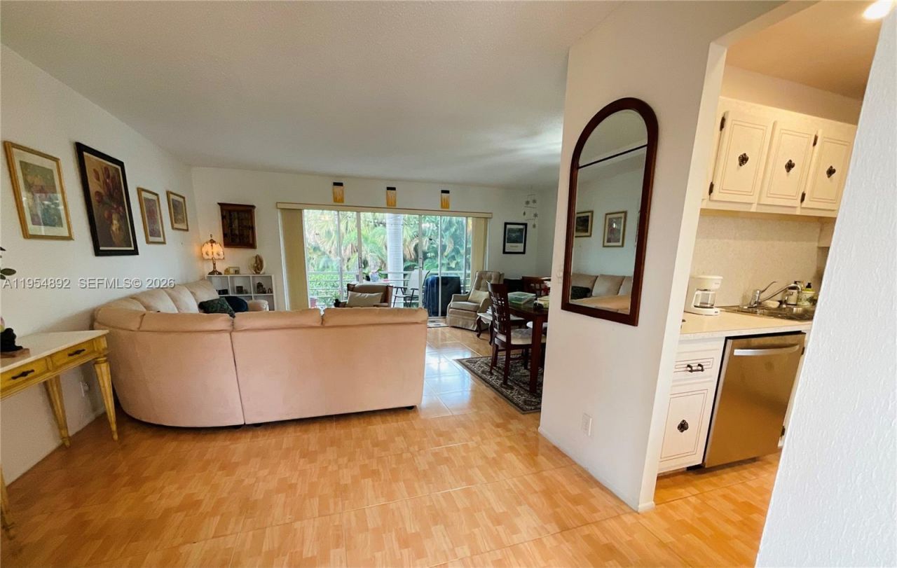 1425 Atlantic Shores Blvd, Unit 209, Hallandale Beach, FL 33009 Photo