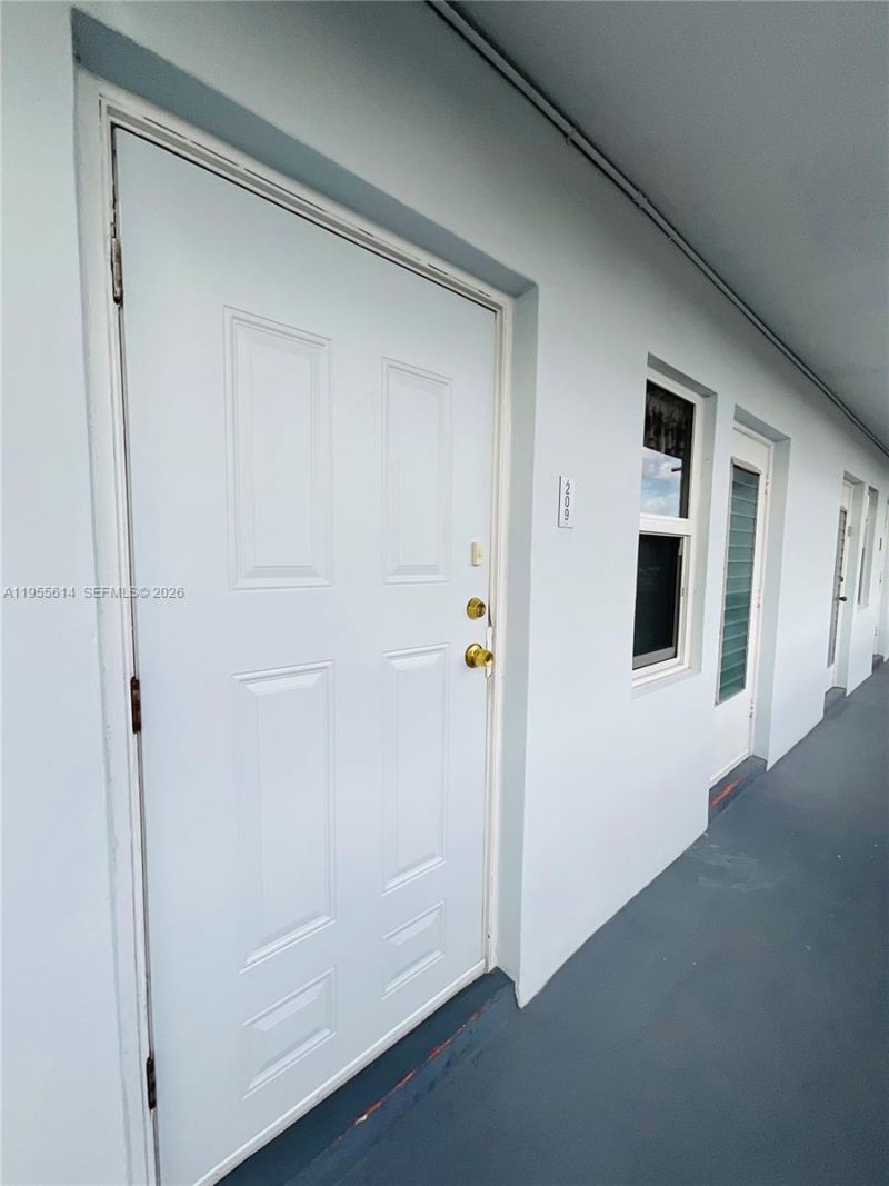 1425 Atlantic Shores Blvd, Unit 209, Hallandale Beach, FL 33009 Photo