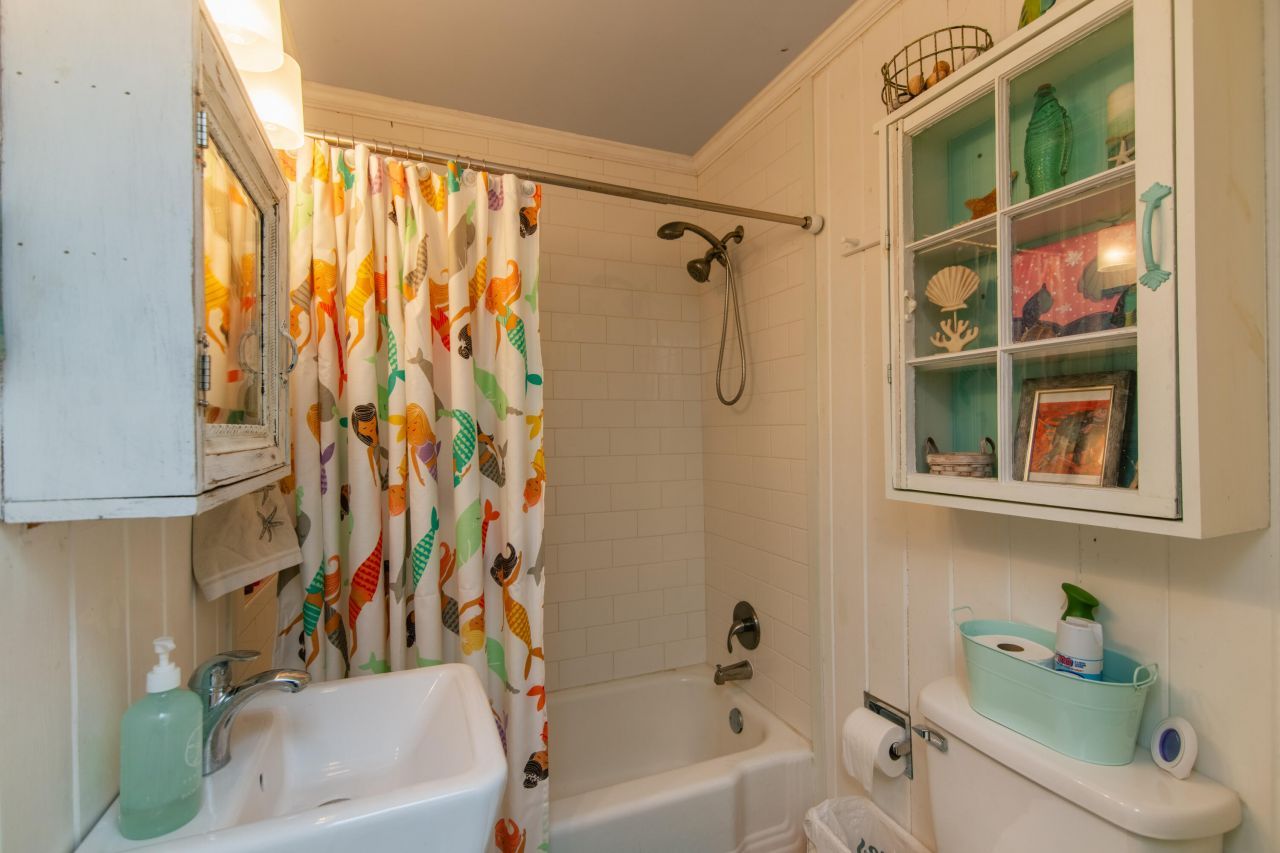 3304 Fort Street Photo 17