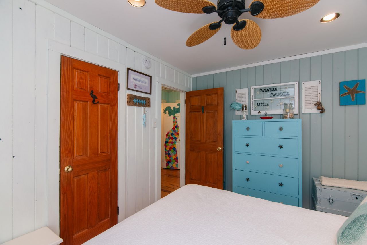 3304 Fort Street Photo 23