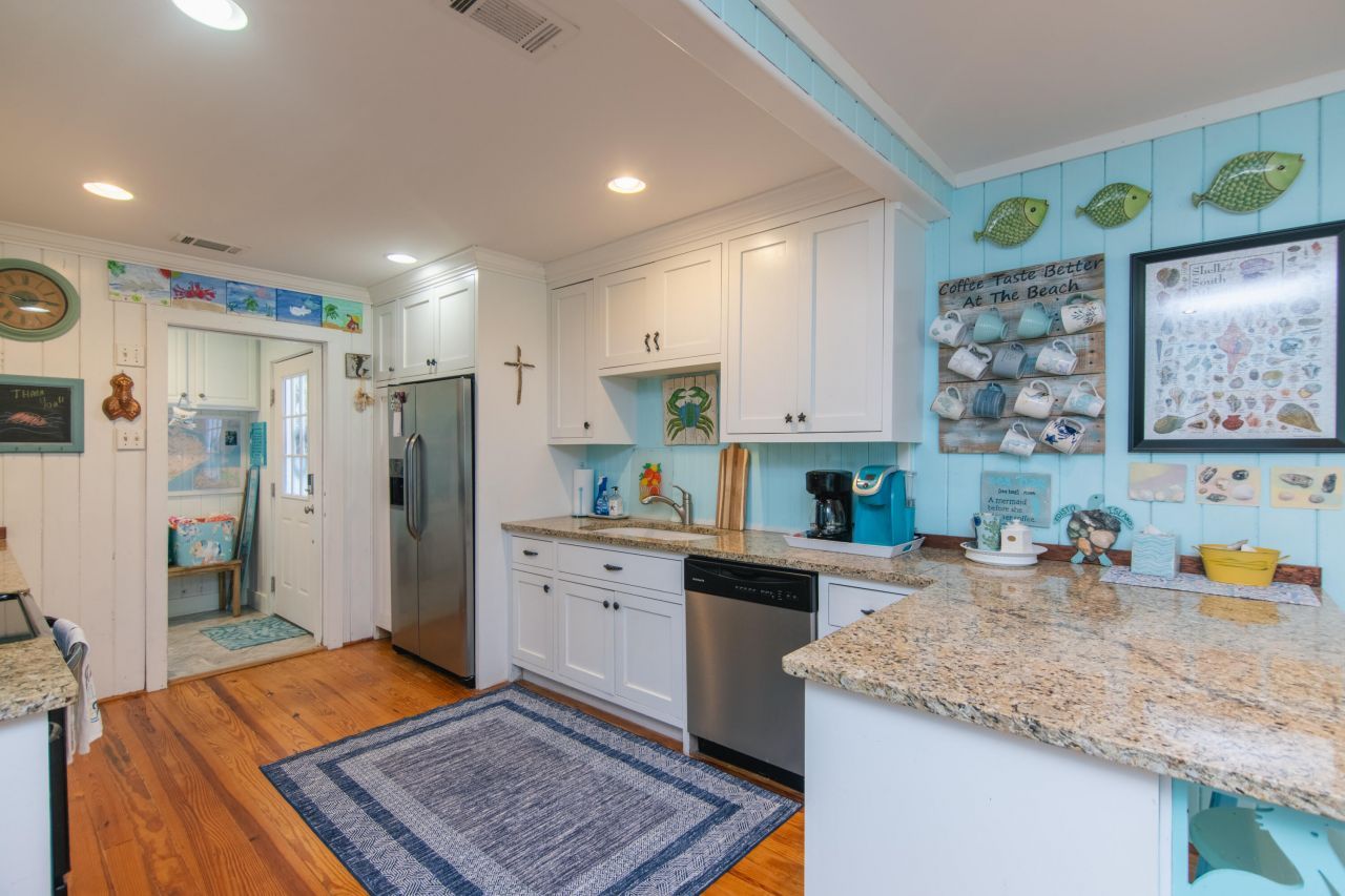 3304 Fort Street Photo 7