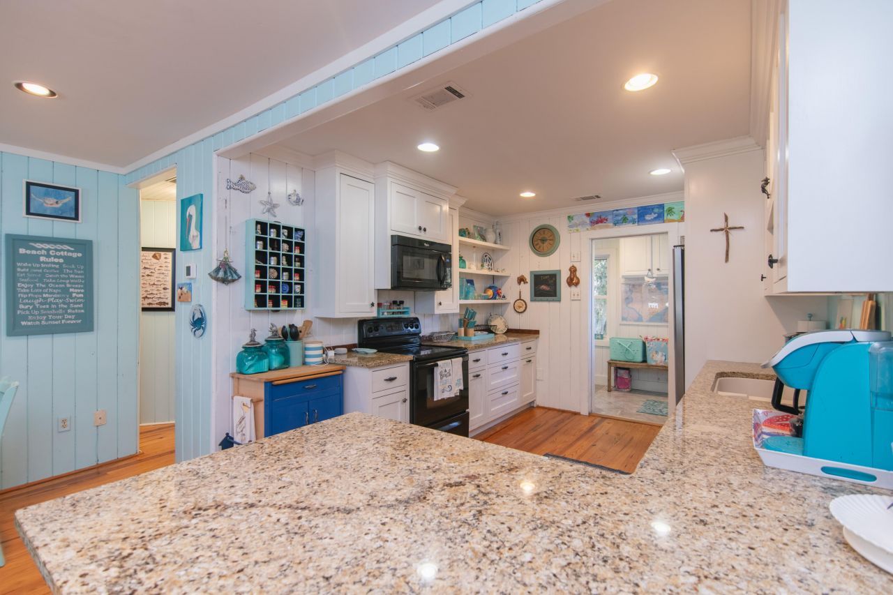 3304 Fort Street Photo 8