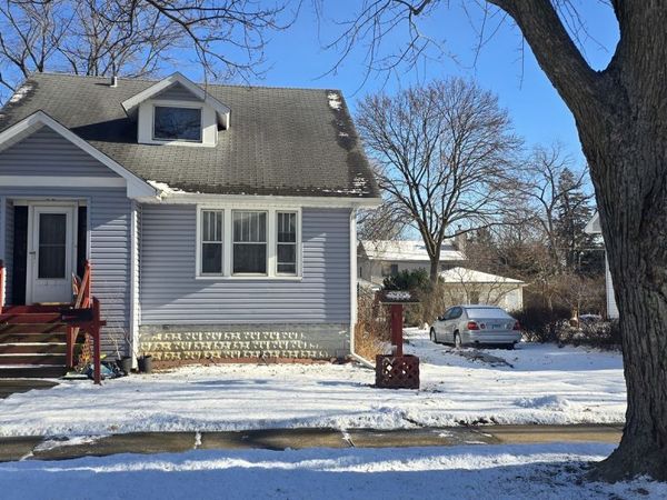 27 N Adams Street, Westmont, IL 60559