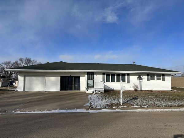 402 W South Street, Preston, IA 52069