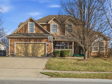 4407 SW Briarbrook Drive, Lee's Summit, MO 64082
