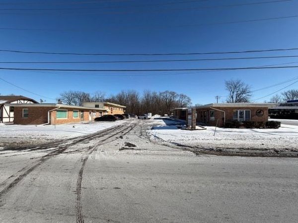 1212 N Seminary Avenue, Woodstock, IL 60098