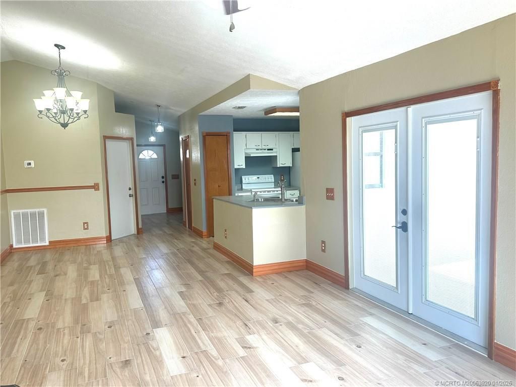 608 SE Dean Terrace, Port Saint Lucie, FL 34984 Photo